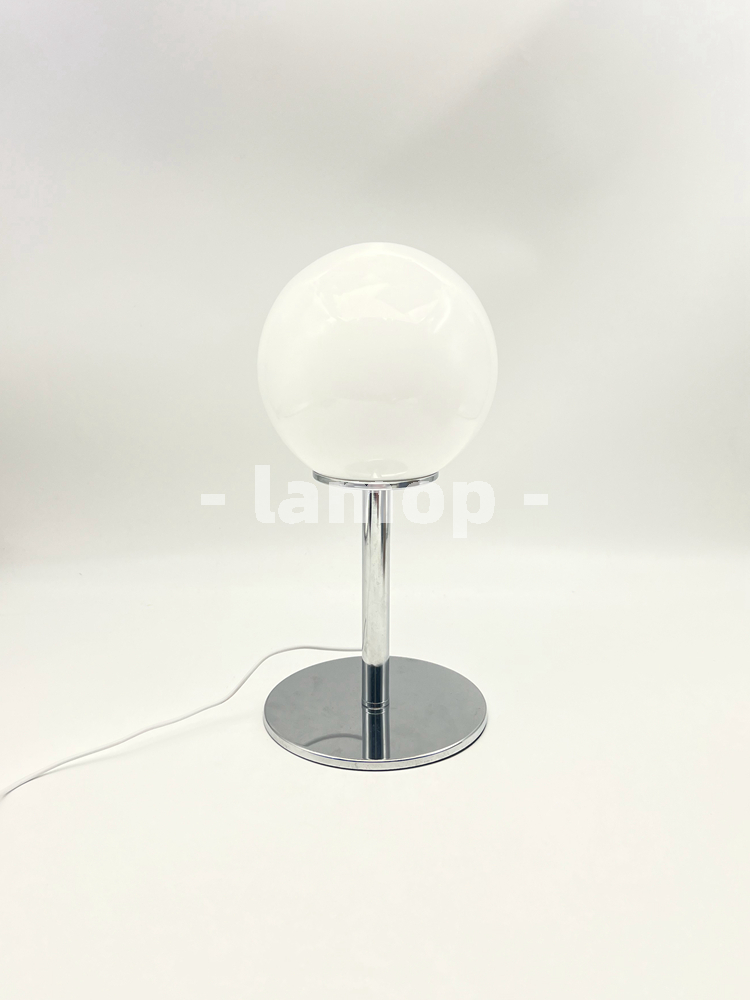 Melkwitte massieve globe chrom - Desk Lamp recensie en prijs